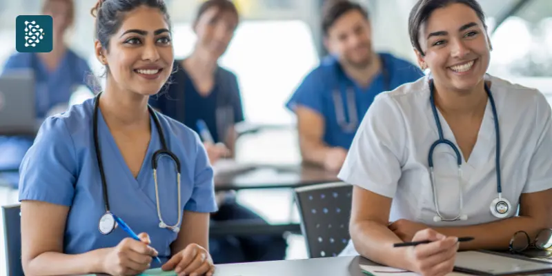 equipe hospitalar em treinamento para aplicação do método 5s