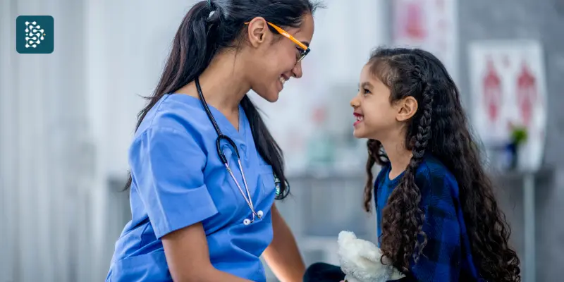 Humanização na Saúde entre médica pediatra e uma criança