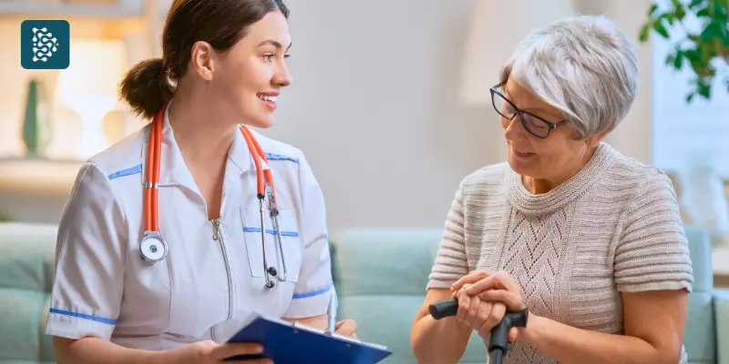 Pacientes felizes com empatia no atendimento médico, representando o que as pessoas querem no atendimento com apoio do Datasigh.